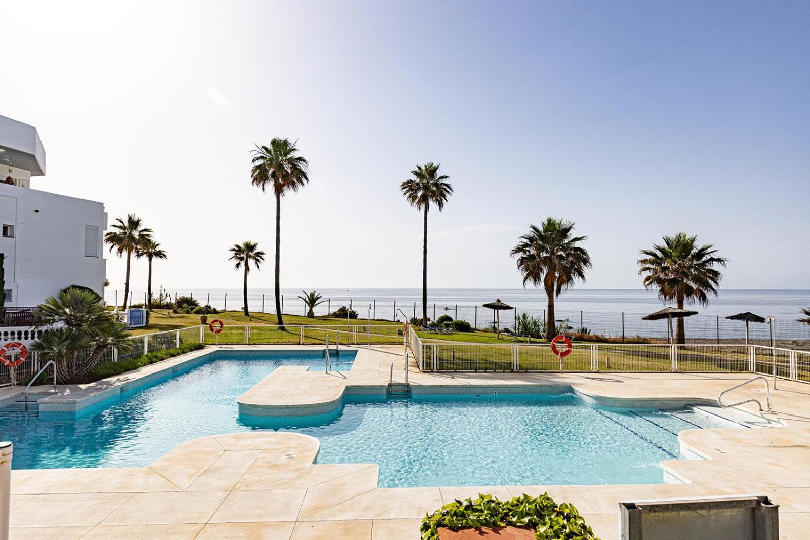 Sunrise Beach Front - Casares Del Mar Dış mekan fotoğraf