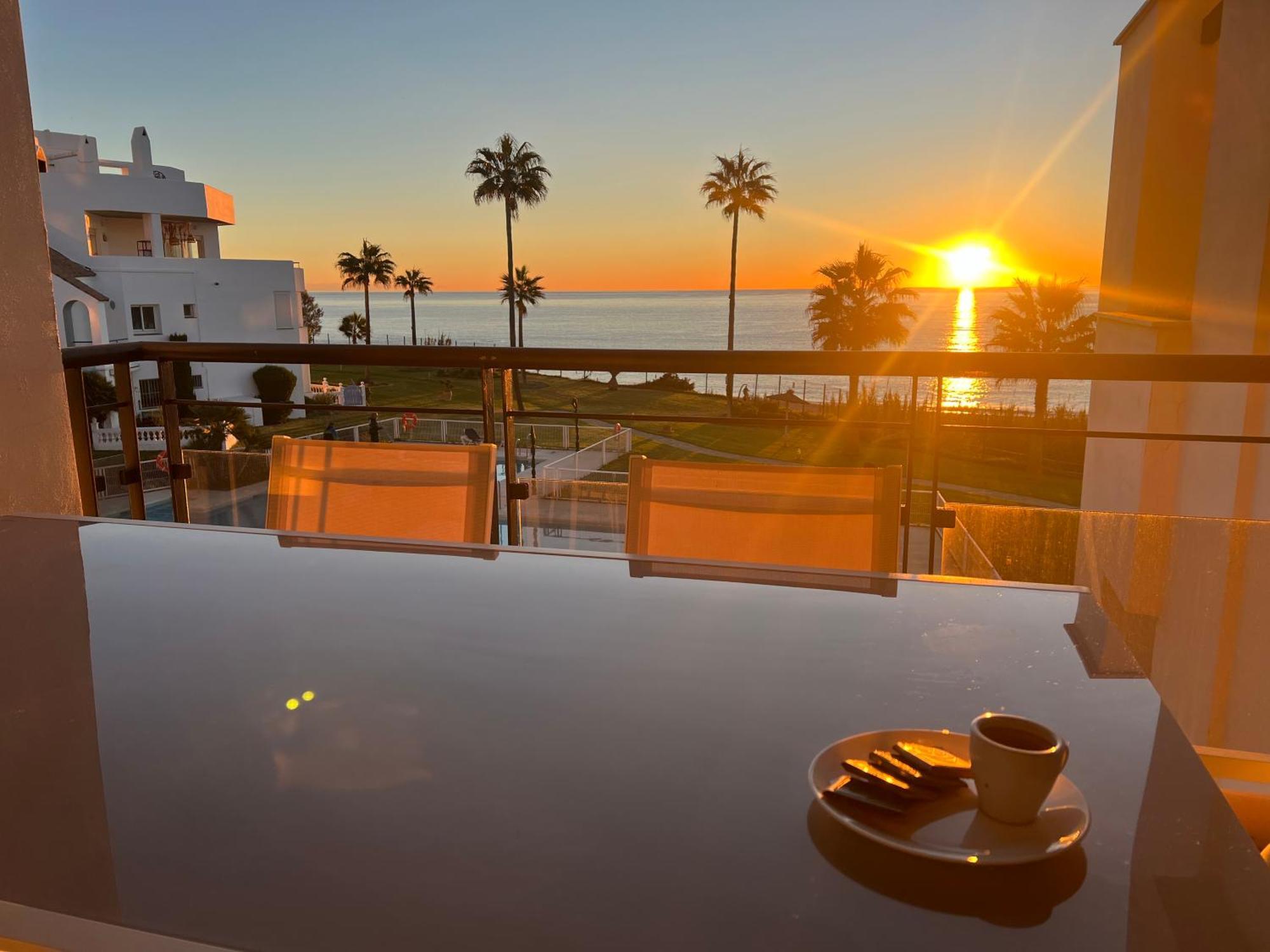 Sunrise Beach Front - Casares Del Mar Dış mekan fotoğraf